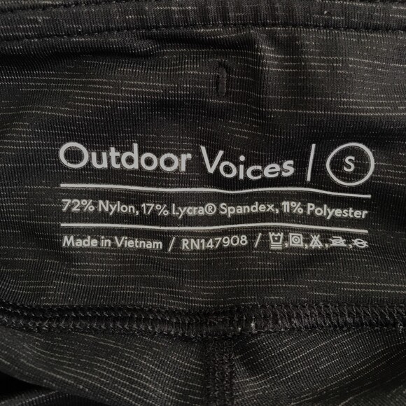SOLD  Outdoor Voices Techsweat Flex Crop 3/4 Leggings Small Heather Black Pocket - Picture 9 of 9
